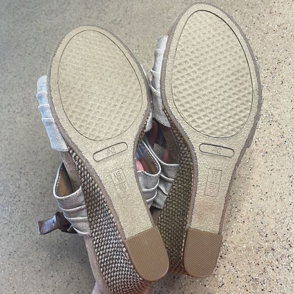 A2 AEROSOLES "May Plush" in Tan Canvas w Woven Grass Wrapped Wedge Heel Sandals - Picture 8 of 10